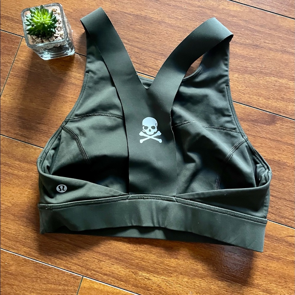 🩷Lululemon SoulCycle High Neck Green Sport Top S/6 - Picture 2 of 3